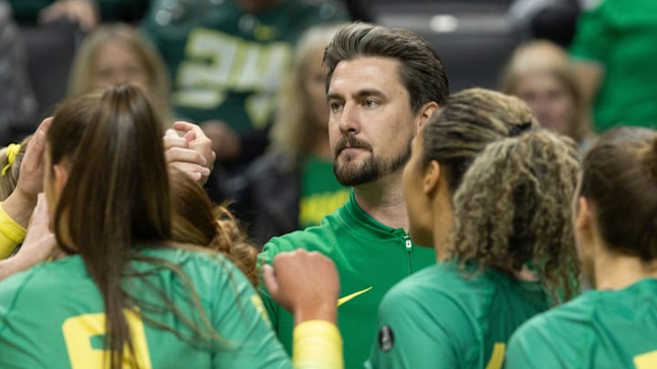 Oregon volleyball coach Matt Ulmer talks to his team during the match against Washington State in Eugene Sunday, Oct, 1, 2023. Oregon volleyball coach Matt Ulmer talks to his team during the match against Washington State in Eugene Sunday, Oct, 1, 2023.