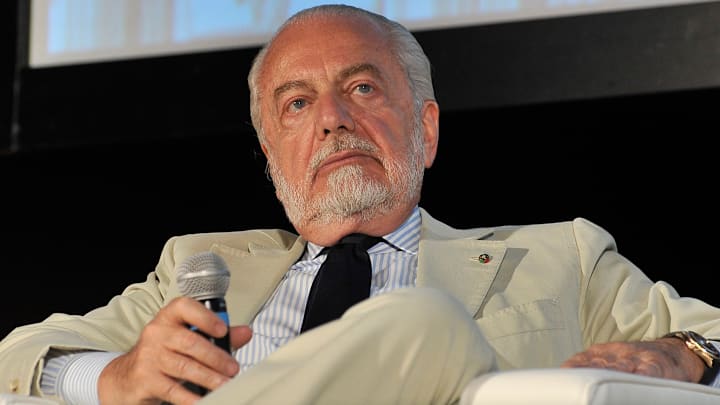 Aurelio De Laurentiis, le président du Napoli, a fait polémique avec sa récente déclaration. Aurelio De Laurentiis, le président du Napoli, a fait polémique avec sa récente déclaration.