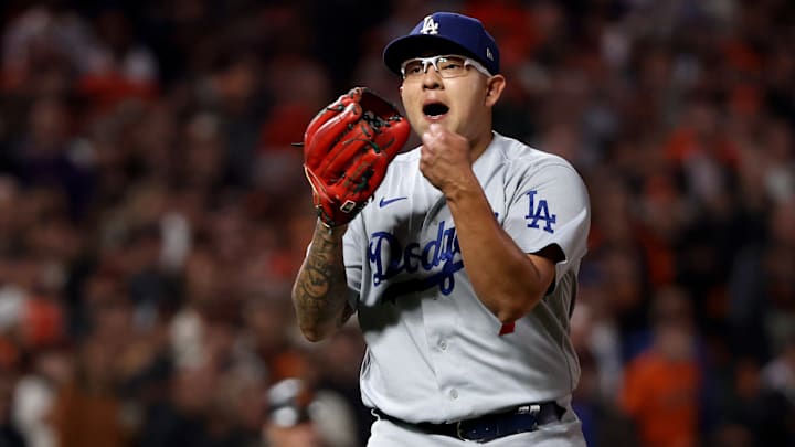 El ex lanzador de los Dodgers Julio Urías podría recibir otra oportunidad 
