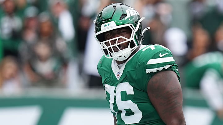 New York Jets left guard John Simpson
