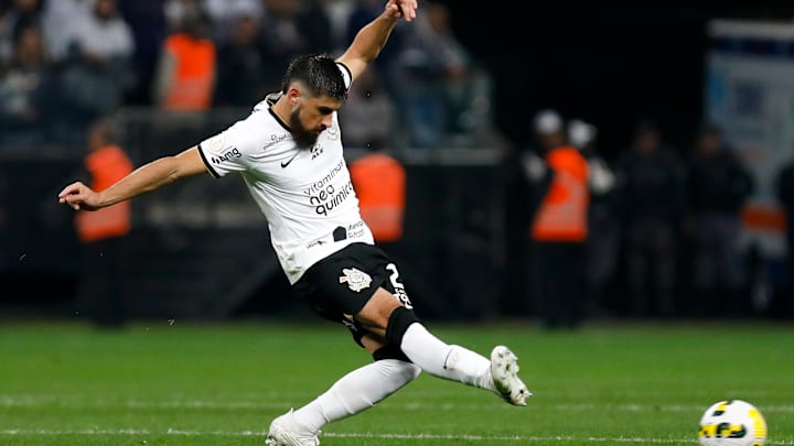 Timão fica sem resposta a respeito da proposta enviada ao zagueiro