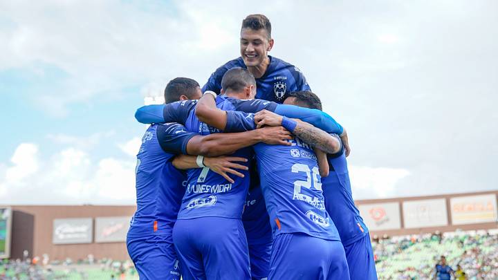 Jugadores de Rayados de Monterrey celebran un gol. Jugadores de Rayados de Monterrey celebran un gol.