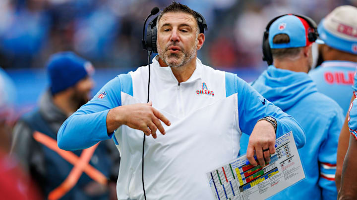 Houston Texans v Tennessee Titans