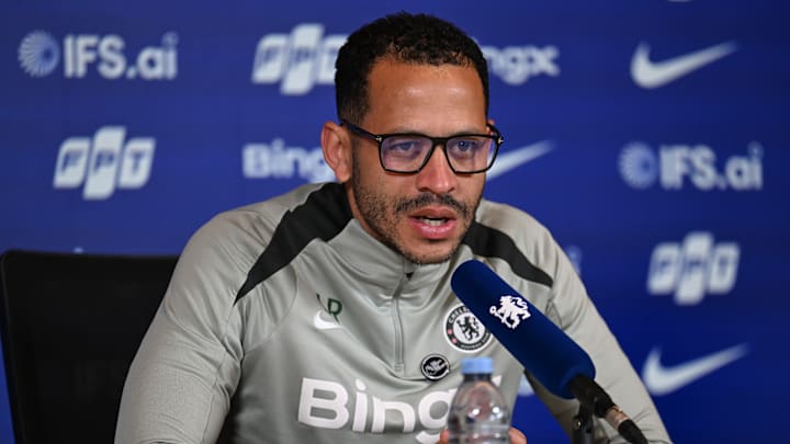 Liam Rosenior s'éloigne cl'airement de Chelsea.