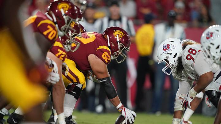 Aug 31, 2019; Los Angeles, CA, USA; General overall view as Southern California Trojans center Brett Neilon (62) snaps the ball against Fresno State Bulldogs defensive tackle Keiti Iakopo (98) at the line of scrimmage uat Los Angeles Memorial Coliseum. USC defeated Fresno State 31-23. Mandatory Credit: Kirby Lee-USA TODAY Sports Aug 31, 2019; Los Angeles, CA, USA; General overall view as Southern California Trojans center Brett Neilon (62) snaps the ball against Fresno State Bulldogs defensive tackle Keiti Iakopo (98) at the line of scrimmage uat Los Angeles Memorial Coliseum. USC defeated Fresno State 31-23. Mandatory Credit: Kirby Lee-USA TODAY Sports