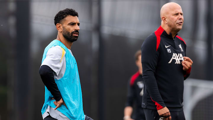 Arne Slot (derecha) tuvo otro mensaje para Mohamed Salah Arne Slot (derecha) tuvo otro mensaje para Mohamed Salah