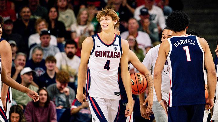 Gonzaga Bulldogs guard Davis Fogle (4). Gonzaga Bulldogs guard Davis Fogle (4).