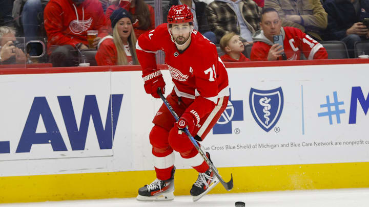 Detroit Red Wings center Larkin handles the puck during the second period of a game between the Detroit Red Wings and the Anaheim Ducks at Little Caesars Arena. 