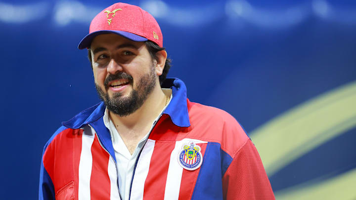 El dueño de Chivas, Amaury Vergara, ha sido duramente criticado por la afición al no invertir en refuerzos para el Apertura 2024