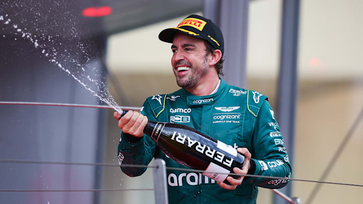 Fernando Alonso cuando subió al podio en uno de los grandes premios de Mónaco 