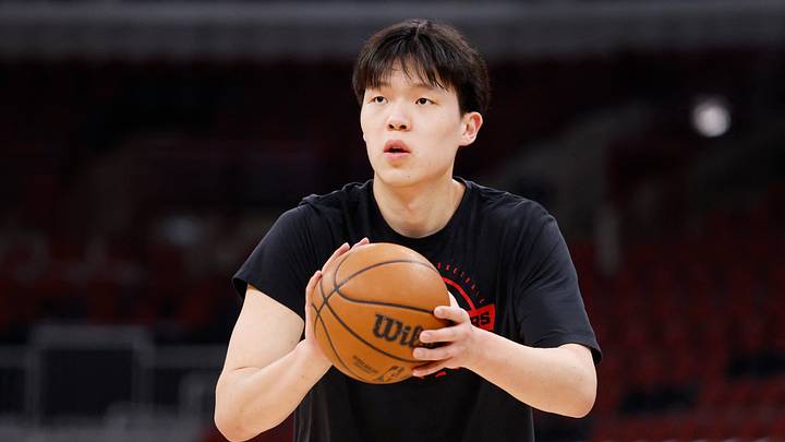 Feb 26, 2026; Chicago, Illinois, USA; Portland Trail Blazers center Yang Hansen (16) warms up before an NBA game against the Chicago Bulls at United Center. Mandatory Credit: Kamil Krzaczynski-Imagn Images Feb 26, 2026; Chicago, Illinois, USA; Portland Trail Blazers center Yang Hansen (16) warms up before an NBA game against the Chicago Bulls at United Center. Mandatory Credit: Kamil Krzaczynski-Imagn Images