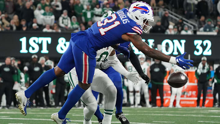 Buffalo Bills cornerback Rasul Douglas (31) Buffalo Bills cornerback Rasul Douglas (31)