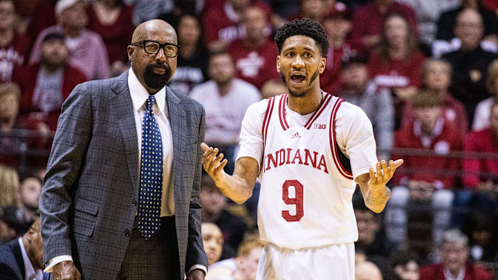 Indiana Hoosiers head coach Mike Woodson and guard Kanaan Carlyle (9)  in the second half against the South Carolina Gamecocks at Simon Skjodt Assembly Hall.