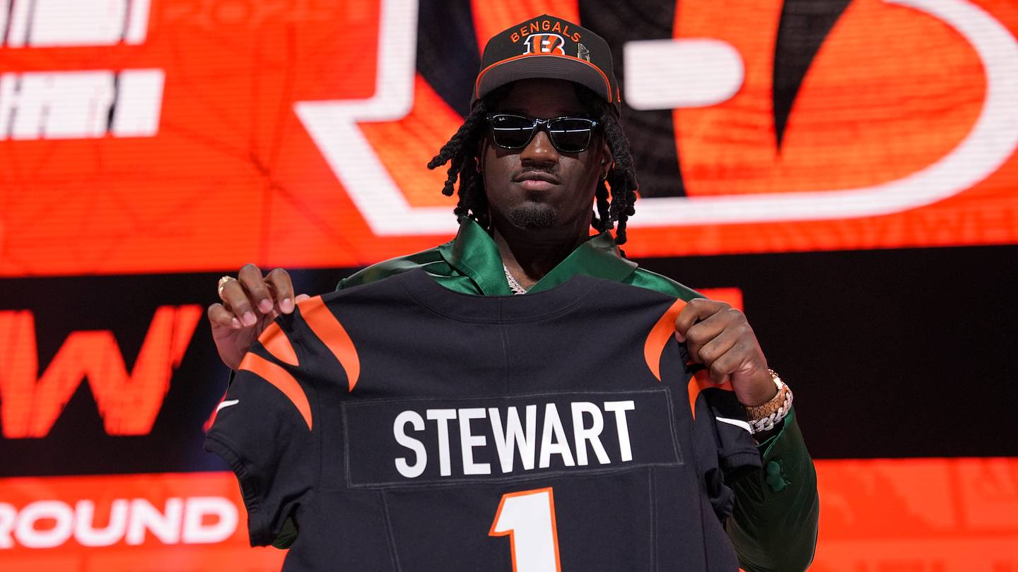 Bengals' Shemar Stewart Halts Offseason Over Contract Dispute