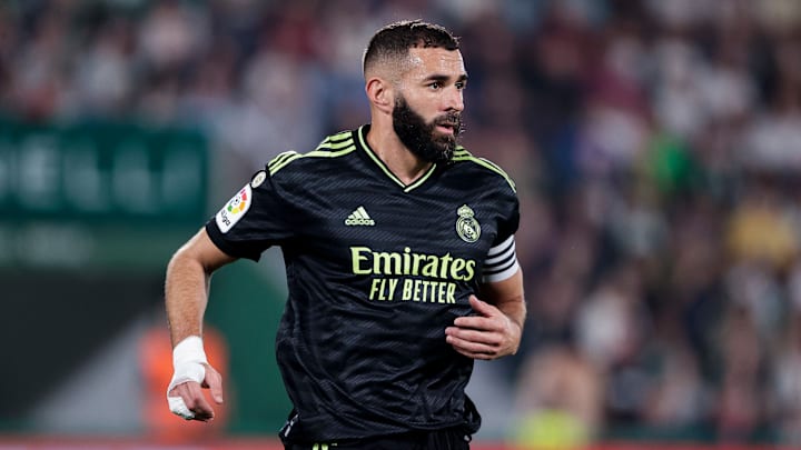 Karim Benzema souffre d'une blessure au quadriceps. Karim Benzema souffre d'une blessure au quadriceps.