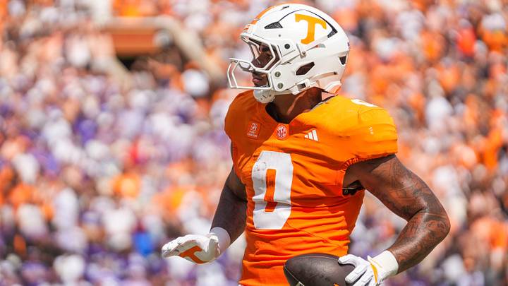 Tennessee tight end Ethan Davis (0) celebrates after scoring a touchdown during a Tennessee football game against Furman at Neyland Stadium in Knoxville, Tenn., on Sept. 5, 2026. Tennessee tight end Ethan Davis (0) celebrates after scoring a touchdown during a Tennessee football game against Furman at Neyland Stadium in Knoxville, Tenn., on Sept. 5, 2026.