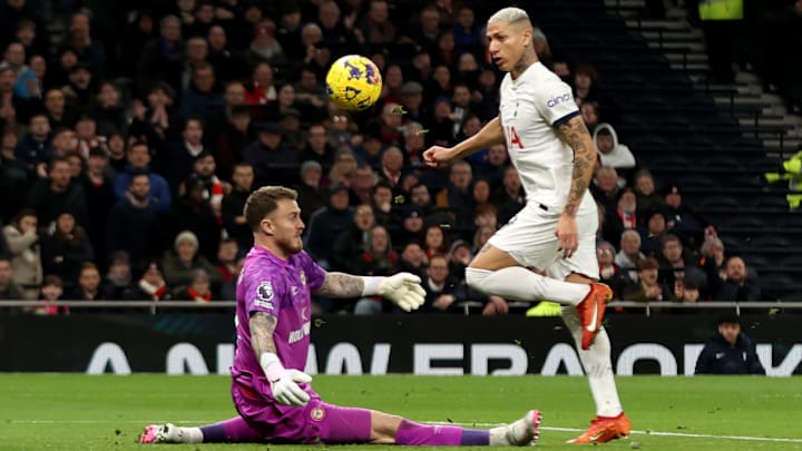 Richarlison vem sofrendo com lesões na temporada 2024/25