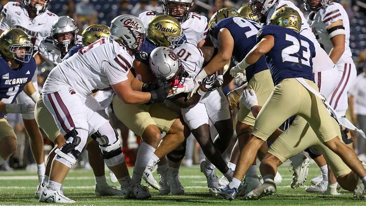 Montana running back Eli Gillman (10) Montana running back Eli Gillman (10)