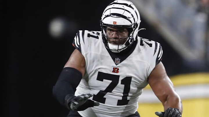 Nov 20, 2022; Pittsburgh, Pennsylvania, USA; Cincinnati Bengals offensive tackle La'el Collins (71)