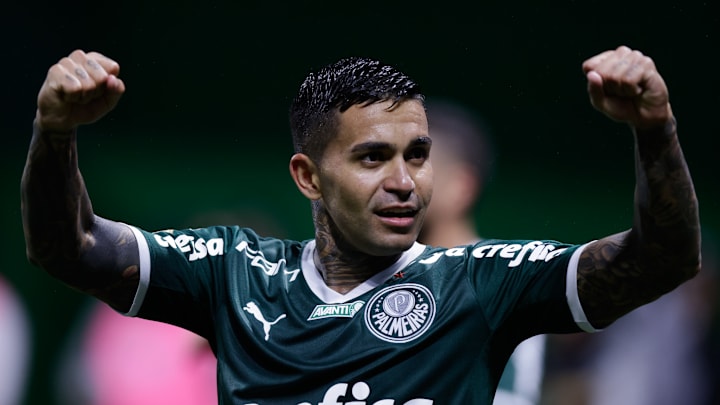 Dudu voltou aos treinos e está à disposição de Abel Ferreira no Palmeiras.
