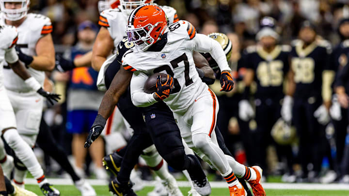Nov 17, 2024; New Orleans, Louisiana, USA;  Cleveland Browns wide receiver Kadarius Toney (87) rushes against the New Orleans Saints during the first half at Caesars Superdome. Mandatory Credit: Stephen Lew-Imagn Images