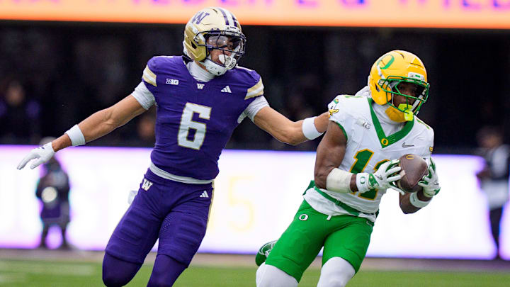 Oregon wide receiver Jeremiah McClellan caught passes of 41 and 35 yards against the Huskies, but his most spectacular play was one the officials waved off.