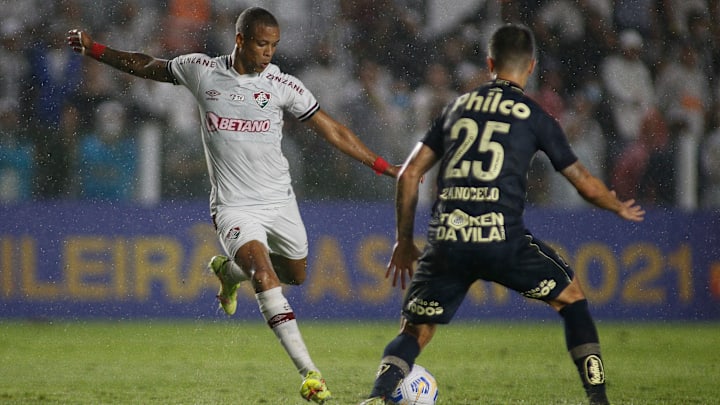 Santos e Fluminense fecham a rodada 20 do Brasileirão. Veja tudo sobre o jogo.
