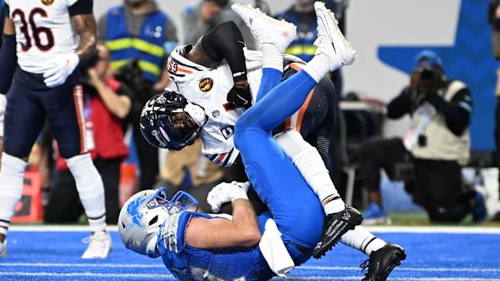 Sam LaPorta hangs on in the end zone for the touchdown, beating coverage by Bears cornerback Jaylon Johnson in Detroit. Sam LaPorta hangs on in the end zone for the touchdown, beating coverage by Bears cornerback Jaylon Johnson in Detroit.