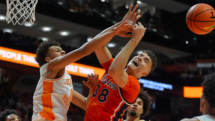 Nate Ament is questionable ahead of Auburn's clash with Tennessee.