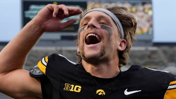 Iowa Hawkeyes quarterback Mark Gronowski (11)