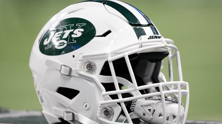 Sep 10, 2018; Detroit, MI, USA; New York Jets helmet sits near the bench before the game against the Detroit Lions at Ford Field. Mandatory Credit: Raj Mehta-Imagn Images Sep 10, 2018; Detroit, MI, USA; New York Jets helmet sits near the bench before the game against the Detroit Lions at Ford Field. Mandatory Credit: Raj Mehta-Imagn Images