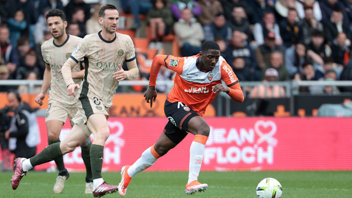 Foot Mercato suggests that a PSG player’s decision to honour his contract could be motivated by the financial advantages he expects from a future free transfer.