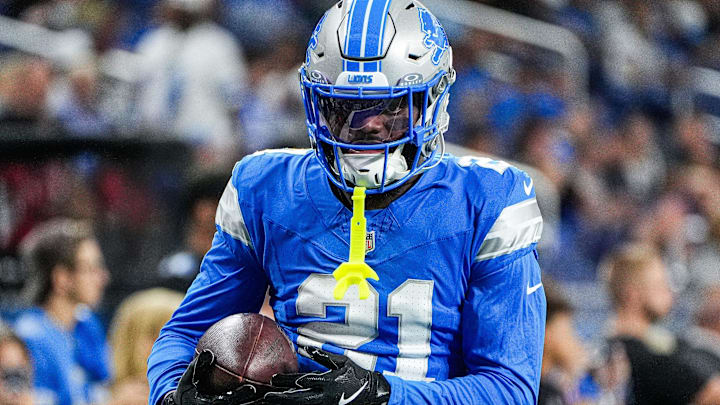 Detroit Lions cornerback Amik Robertson (21) warms up ahead of the Cleveland Browns game at Ford Field in Detroit on Sunday, Sept. 28, 2025.