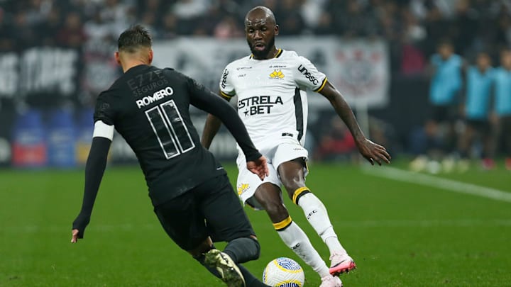 Em reta final de contrato, Romero tem futuro incerto no Corinthians