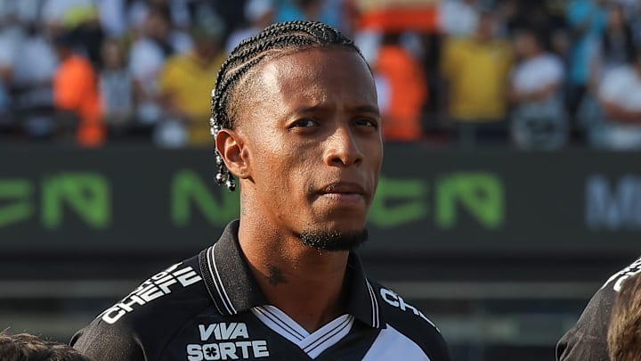 Tchê Tchê está recuperado de lesão e reforça o Vasco contra o Botafogo