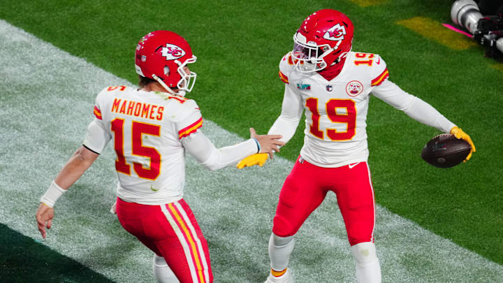 Kansas City Chiefs wide receiver Kadarius Toney (19) celebrates with quarterback Patrick Mahomes (15) after scoring a touchdown against the Philadelphia Eagles during the fourth quarter in Super Bowl LVII at State Farm Stadium in Glendale on Feb. 12, 2023.

Nfl Super Bowl Lvii Kansas City Chiefs Vs Philadelphia Eagles
