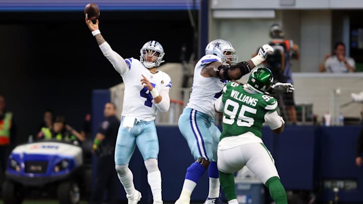Dallas Cowboys quarterback Dak Prescott throws a pass in the second quarter against the New York Jets.