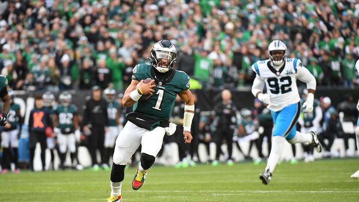 Philadelphia Eagles quarterback Jalen Hurts (1) scrambles during third quarter against the Carolina Panthers 
