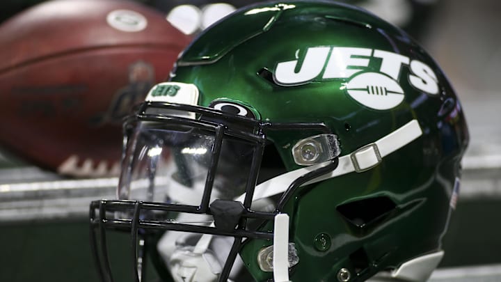 Aug 15, 2019; Atlanta, GA, USA; New York Jets helmet on the sideline against the Atlanta Falcons in the second half at Mercedes-Benz Stadium. Mandatory Credit: Brett Davis-Imagn Images Aug 15, 2019; Atlanta, GA, USA; New York Jets helmet on the sideline against the Atlanta Falcons in the second half at Mercedes-Benz Stadium. Mandatory Credit: Brett Davis-Imagn Images
