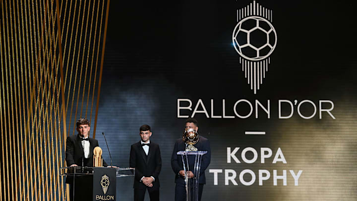 Die 'Kopa Trophäe' wird im Rahmen des Ballon d'Or verliehen Die 'Kopa Trophäe' wird im Rahmen des Ballon d'Or verliehen