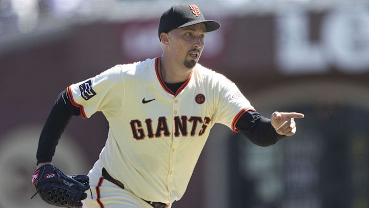 Sep 5, 2024; San Francisco, California, USA;  San Francisco Giants pitcher Blake Snell (7) signals to the catcher during the first inning against the Arizona Diamondbacks at Oracle Park. 