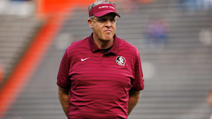 Nov 29, 2025; Gainesville, Florida, USA; Florida State Seminoles offensive coordinator Gus Malzahn looks on before a game against the Florida Gators at Ben Hill Griffin Stadium. Mandatory Credit: Matt Pendleton-Imagn Images Nov 29, 2025; Gainesville, Florida, USA; Florida State Seminoles offensive coordinator Gus Malzahn looks on before a game against the Florida Gators at Ben Hill Griffin Stadium. Mandatory Credit: Matt Pendleton-Imagn Images