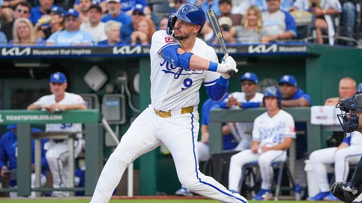 May 27, 2026; Kansas City, Missouri, USA; Kansas City Royals first baseman Vinnie Pasquantino (9) at bat against the New York Yankees during the game at Kauffman Stadium. Mandatory Credit: Denny Medley-Imagn Images May 27, 2026; Kansas City, Missouri, USA; Kansas City Royals first baseman Vinnie Pasquantino (9) at bat against the New York Yankees during the game at Kauffman Stadium. Mandatory Credit: Denny Medley-Imagn Images