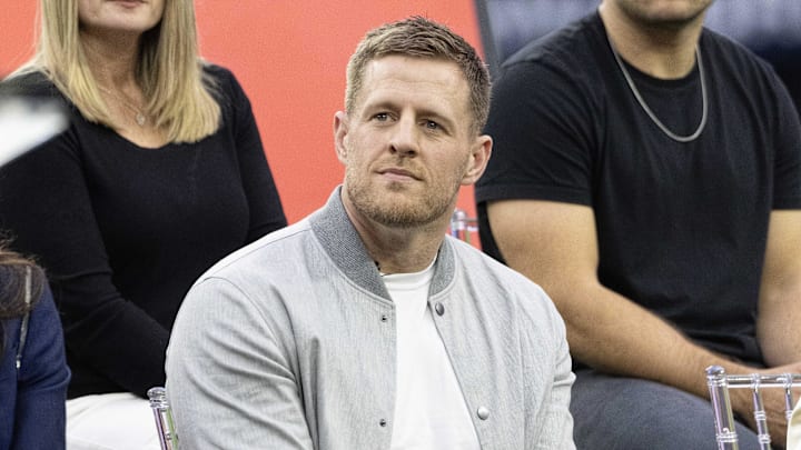 Former Houston Texans J.J. Watt shared his opinion of a college football program's decision to remove dumbbells under 40 pounds from its weight room. Former Houston Texans J.J. Watt shared his opinion of a college football program's decision to remove dumbbells under 40 pounds from its weight room.