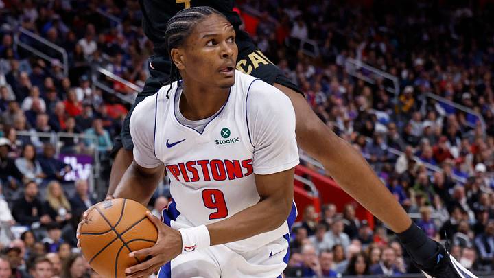 Detroit Pistons guard Ausar Thompson (9) drives Detroit Pistons guard Ausar Thompson (9) drives