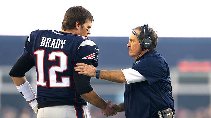 Tom Brady y Bill Belichick, la dupla más exitosa de quarterback-coach en la NFL. Tom Brady y Bill Belichick, la dupla más exitosa de quarterback-coach en la NFL.