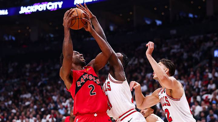 Kawhi Leonard jugó dos partidos con Toronto antes de quedar fuera. Kawhi Leonard jugó dos partidos con Toronto antes de quedar fuera.