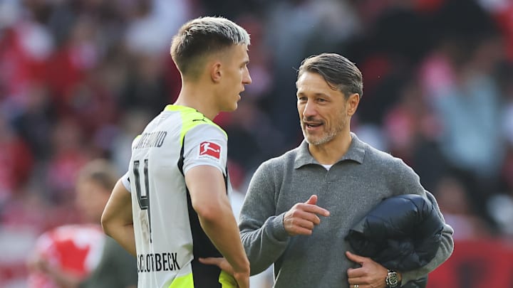 Nico Schlotterbeck im Austausch mit Niko Kovac