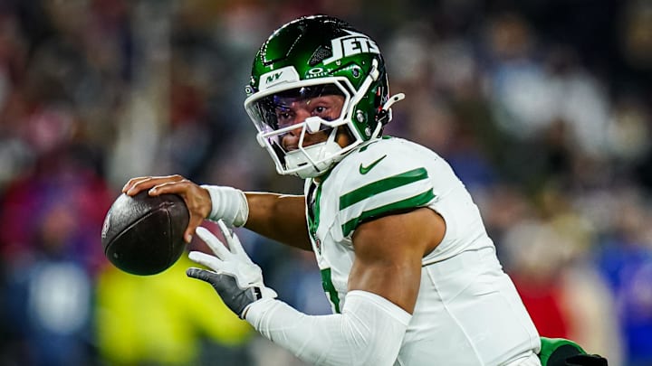 Nov 13, 2025; Foxborough, Massachusetts, USA; New York Jets quarterback Justin Fields (7) looks to pass the ball against the New England Patriots in the third quarter at Gillette Stadium. Mandatory Credit: David Butler II-Imagn Images