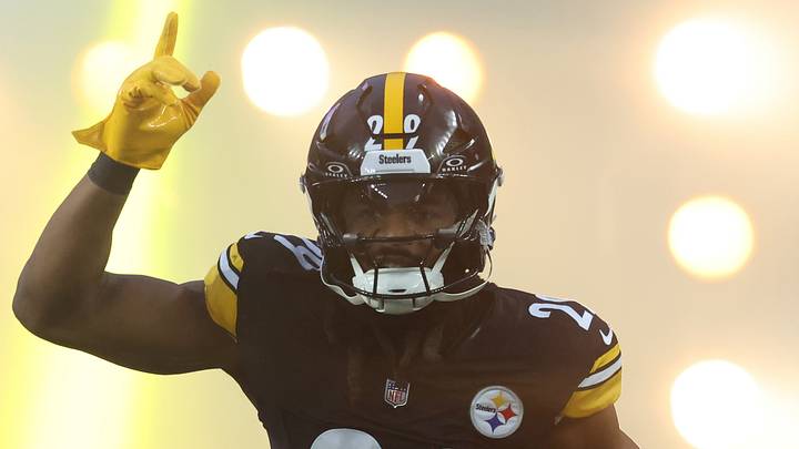 Nov 30, 2025; Pittsburgh, Pennsylvania, USA;  Pittsburgh Steelers safety Kyle Dugger (29) takes the field against the Buffalo Bills at Acrisure Stadium. Mandatory Credit: Charles LeClaire-Imagn Images